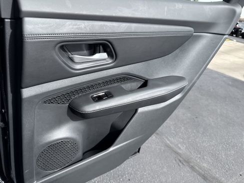 Certified 2024 Nissan Ariya EVOLVE+ image 23