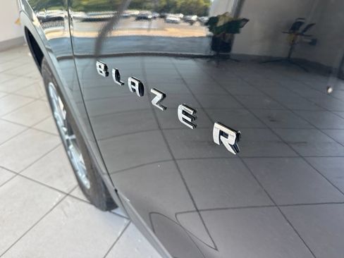 Used 2025 Chevrolet Blazer LT FWD image 13
