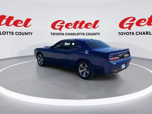 Used 2021 Dodge Challenger SXT image 6