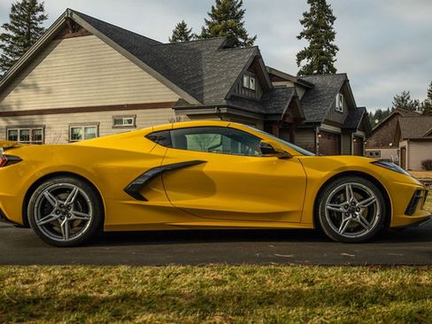 Used 2025 Chevrolet Corvette Stingray Premium Cpe w/ Z51 Performance Package image 22