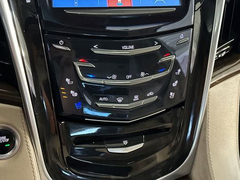 Used 2020 Cadillac Escalade Luxury AWD/4WD image 24