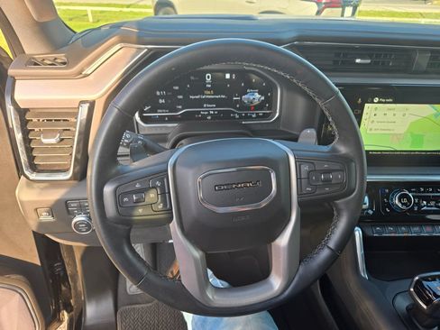 Used 2023 GMC Sierra 1500 Denali AWD/4WD image 11
