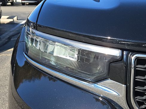 Used 2022 Jeep Grand Cherokee L Limited image 9