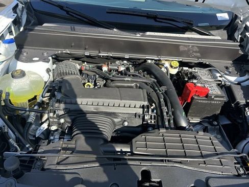 Used 2025 Ford Maverick XL w/ Equipment Group 102A image 10