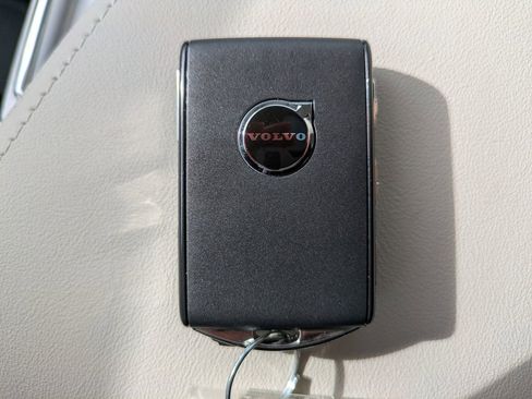 New 2026 Volvo XC60 B5 Ultra w/ Protection Package Premier image 29