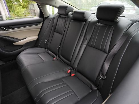 Used 2018 Honda Accord EX image 23