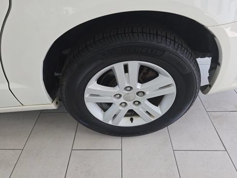 Used 2013 Dodge Grand Caravan Crew FWD image 20