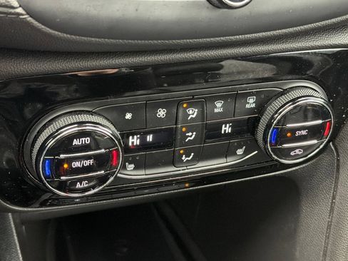 Used 2021 Buick Encore GX Essence w/ Advanced Technology Package FWD image 21