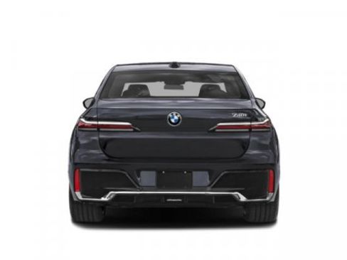 Used 2023 BMW 740i w/ Parking Assistance Package RWD image 8