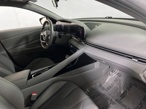 Used 2023 Hyundai Elantra SEL w/ Convenience Package FWD image 28