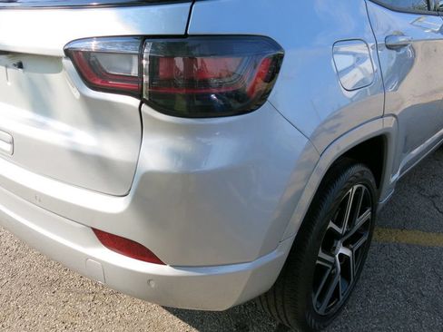 Used 2025 Jeep Compass Limited w/ High Altitude Package AWD/4WD image 39