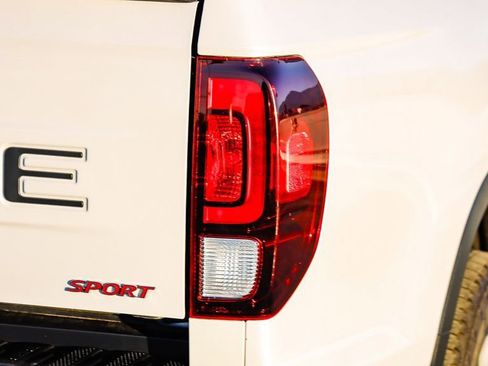 Used 2025 Honda Ridgeline Sport image 10