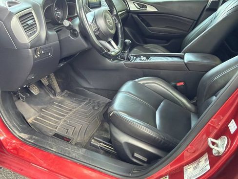 Used 2018 MAZDA MAZDA3 Touring FWD image 9