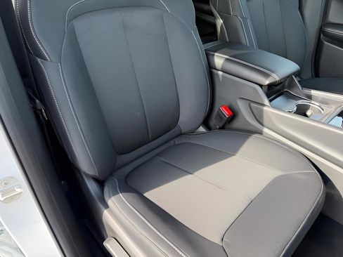 New 2025 Jeep Grand Cherokee L Laredo image 14