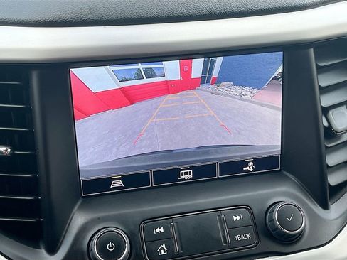 Used 2023 GMC Acadia SLT w/ Preferred Package AWD/4WD image 14