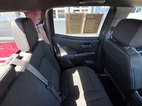 Used 2024 Chevrolet Colorado LT AWD/4WD image 19