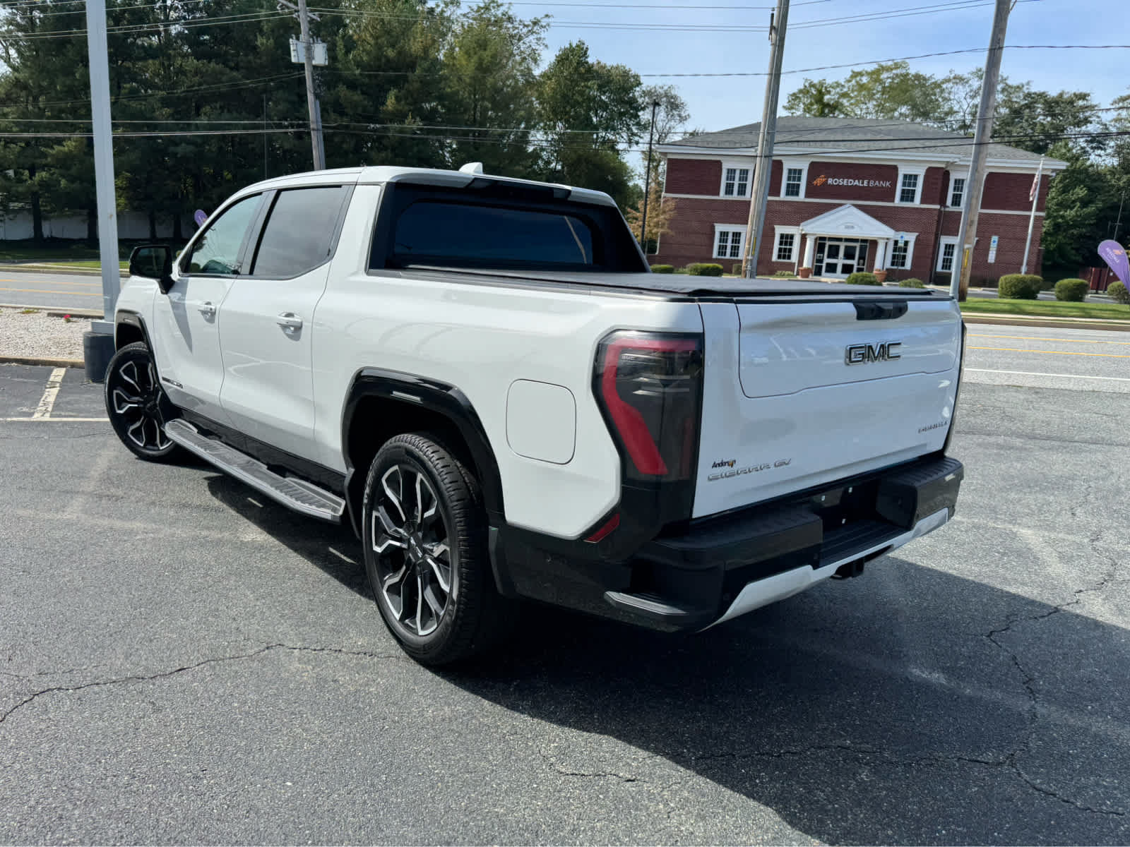 Used 2025 GMC Sierra EV Denali AWD/4WD image 4