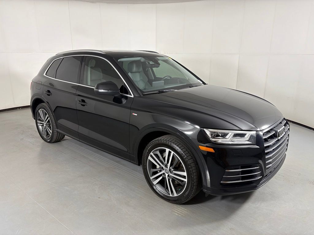Used 2020 Audi Q5 e Premium Plus w/ Premium Plus Package AWD/4WD image 2