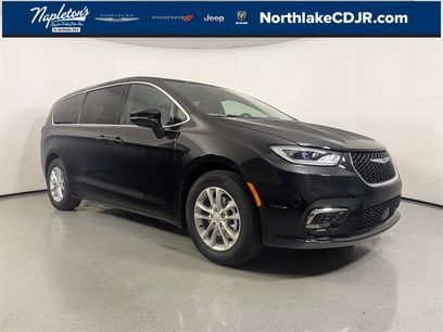 New 2026 Chrysler Pacifica Select