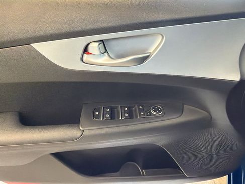 Used 2023 Kia Forte LXS FWD image 17