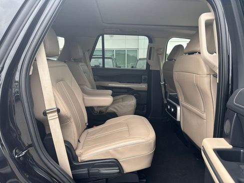 Used 2024 Ford Expedition Limited AWD/4WD image 19