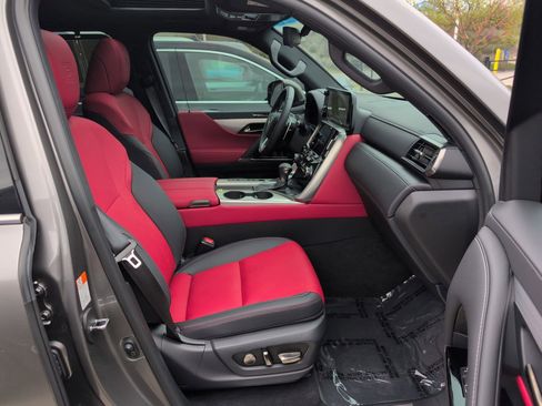 Used 2025 Lexus LX 600 F Sport w/ Accessory Package (2T) image 31