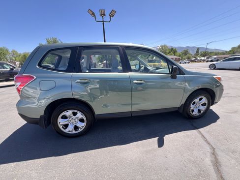 Used 2014 Subaru Forester 2.5i AWD/4WD image 4