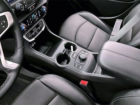 Used 2023 GMC Terrain SLT w/ Tech Package image 14