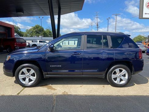 Used 2015 Jeep Compass High Altitude FWD image 2
