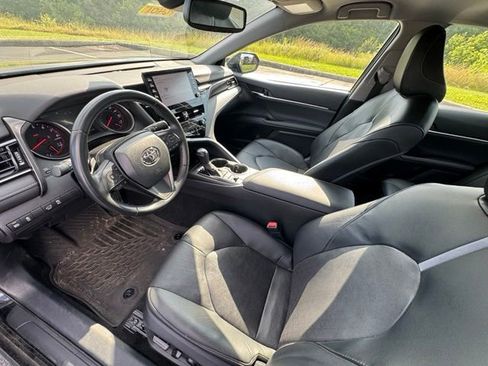 Used 2022 Toyota Camry XSE FWD image 10