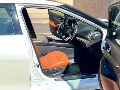 Used 2019 Nissan Maxima Platinum w/ Reserve Package FWD image 9