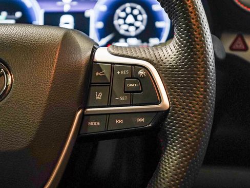 Used 2025 Toyota Sienna XSE image 17