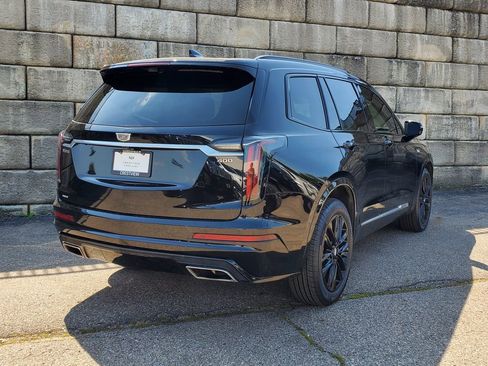 Used 2022 Cadillac XT6 Sport w/ Technology Package image 5