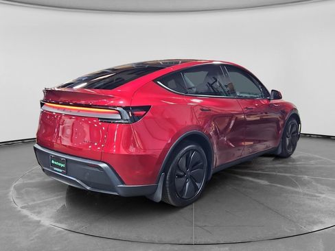 Used 2026 Tesla Model Y Long Range AWD/4WD image 3