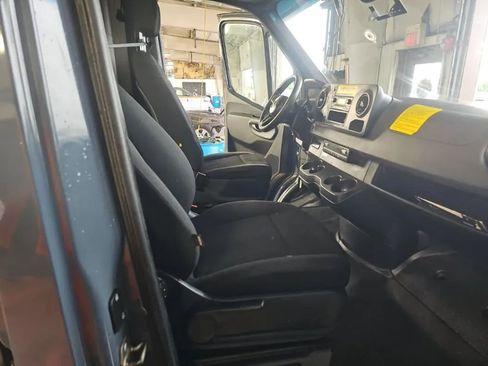 Used 2019 Mercedes-Benz Sprinter 144 image 7