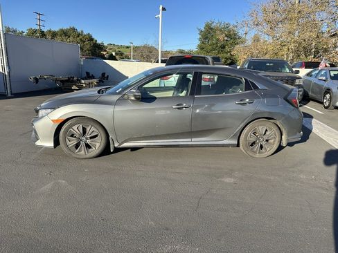 Used 2019 Honda Civic EX image 2