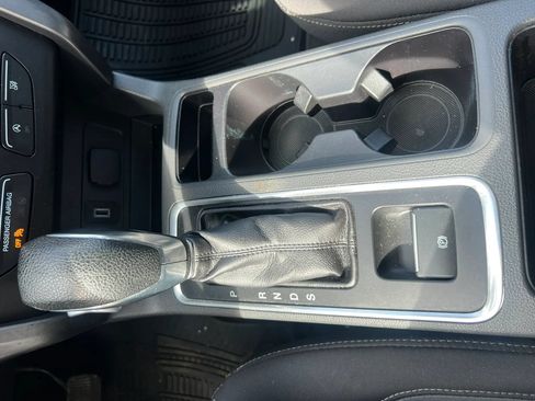 Used 2018 Ford Escape SE w/ SE Sync 3 Package AWD/4WD image 25