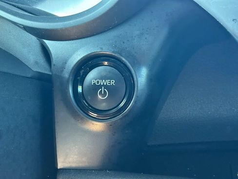 Used 2025 Toyota Sienna XSE FWD image 29