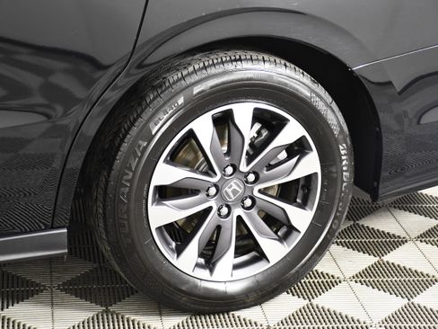 Certified 2024 Honda Odyssey EX-L image 50