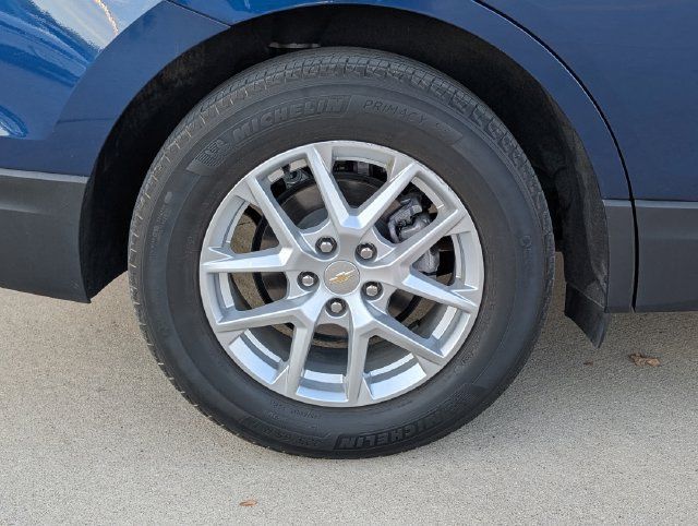 Used 2022 Chevrolet Equinox LS FWD image 3