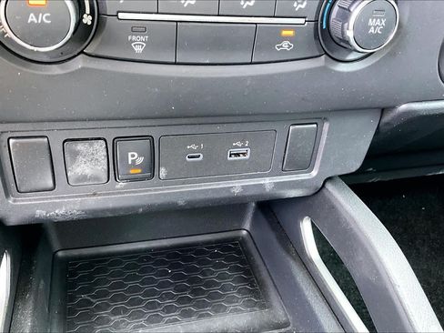 Certified 2025 Nissan Frontier SV RWD image 34