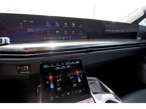 Used 2025 Cadillac Escalade IQ Sport 2 image 21