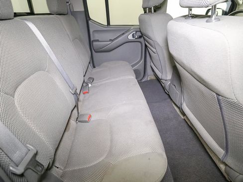 Used 2015 Nissan Frontier SV w/ SV Value Truck Package AWD/4WD image 21