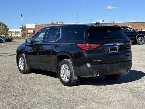 Used 2023 Chevrolet Traverse LS w/ Safety Package image 6