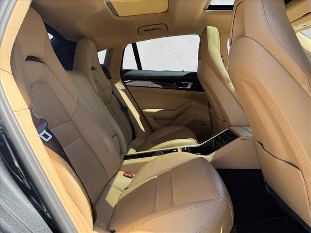 Used 2019 Porsche Panamera image 8