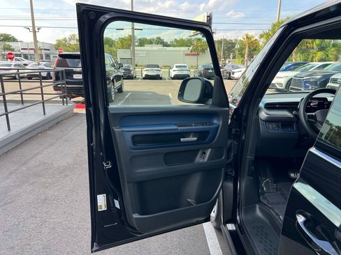 Used 2025 Volkswagen ID. Buzz Pro S RWD image 25