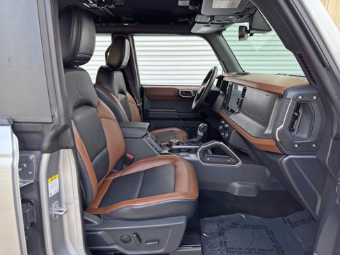 Used 2024 Ford Bronco Outer Banks AWD/4WD image 16