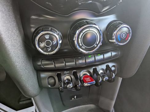 Used 2021 MINI Cooper 2-Door Hardtop FWD image 18