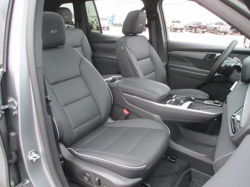 Certified 2025 Buick Enclave Sport Touring w/ Power Package image 21