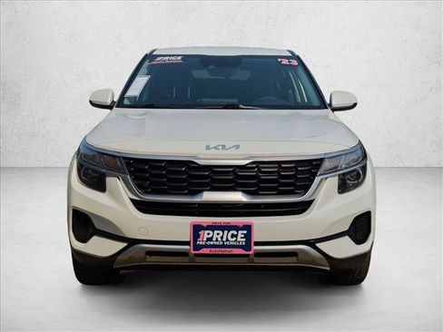 Used 2023 Kia Seltos LX AWD/4WD image 2